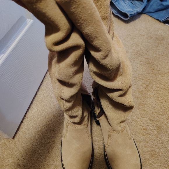 Dr Martens Tan Suede Women's Boots Slouchy Style - Picture 4 of 10